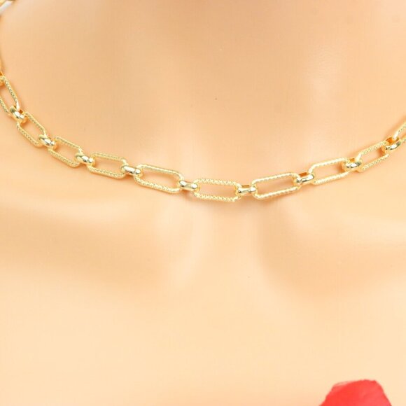 "Minimalist & Elegant Necklace Chain – Perfect for Women & Girls | UNVRC1519 - Picture 8 of 10